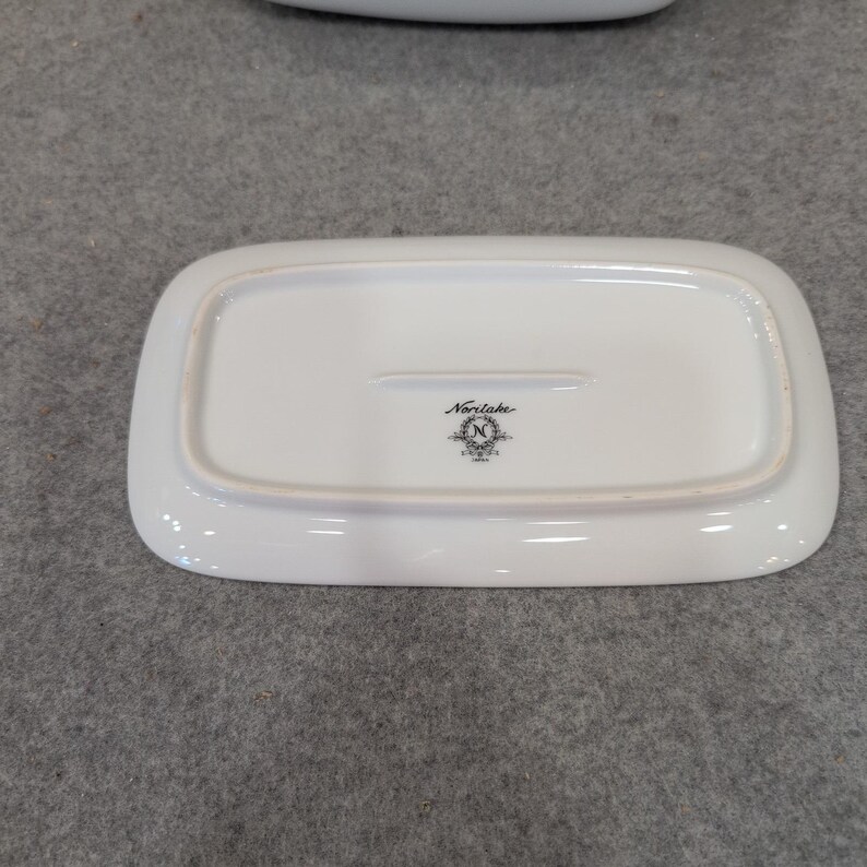 Noritake White Porcelain Butter Dish with Lid Gold Trim Made in Japan NA310 image 3