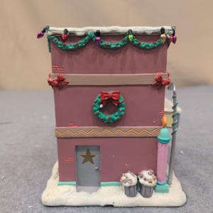 Hawthorne Village The Simpsons Aztec Movie House Christmas Village 2004 A1069 image 3