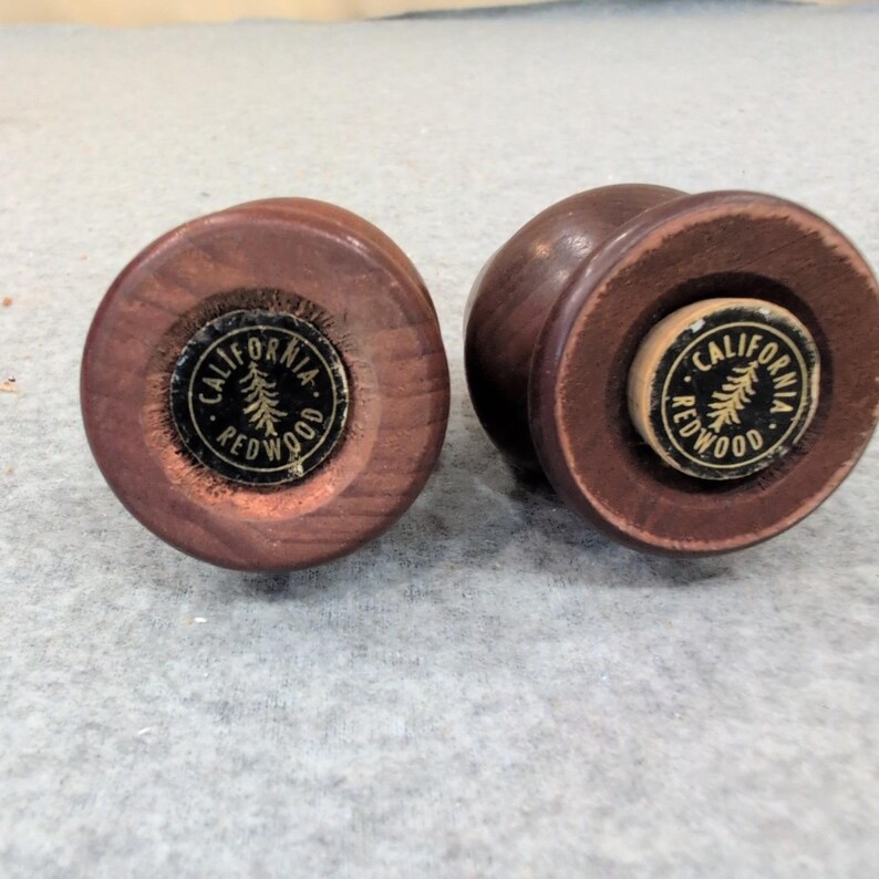 Vintage Californische eikelzout- en peperstel met eikel, Californische sequoia, donker hout, VS afbeelding 5