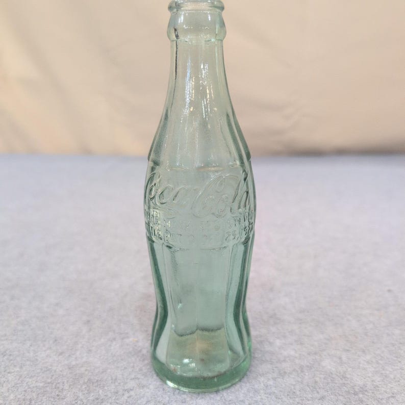 Botella de vidrio vintage de Coca-Cola de Navidad de 1923, patente Monroe LA Georgia Green imagen 1