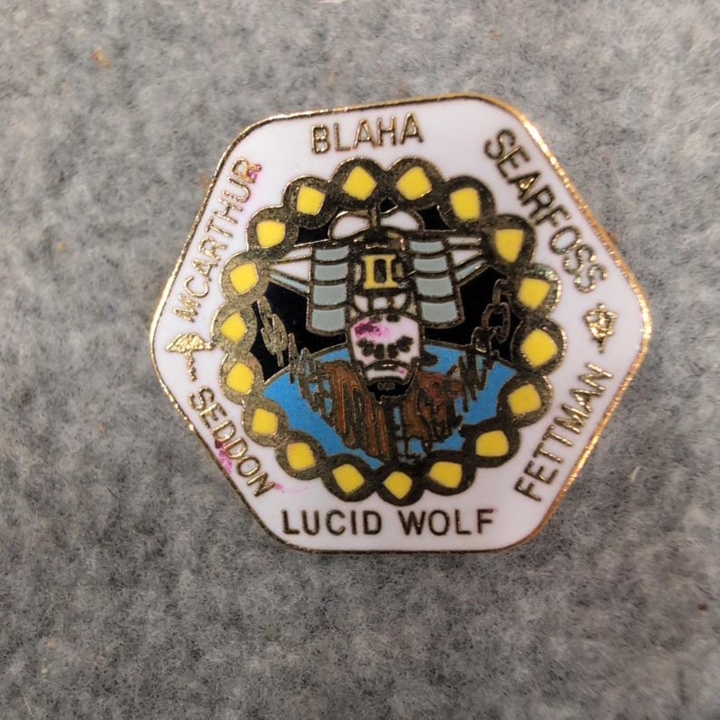 NASA STS-58 Space Shuttle Columbia Lucid Wolf Mission Enamel Lapel Pin VG+ image 1