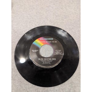 Olivia Newton-John Something Better To Do He's My Rock 45 RPM MCA-40459 image 2