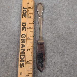 Oneida Stainless Steel Flat Handle Butter Spreader Scroll Pattern Flatware image 5