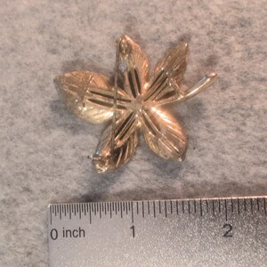 Gold Tone Leaf Pin Brooch Textured Vintage Jewelry Accessory image 2