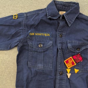Camicia a maniche lunghe con bottoni in denim blu vintage dei Cub Scouts BSA per ragazzi immagine 3