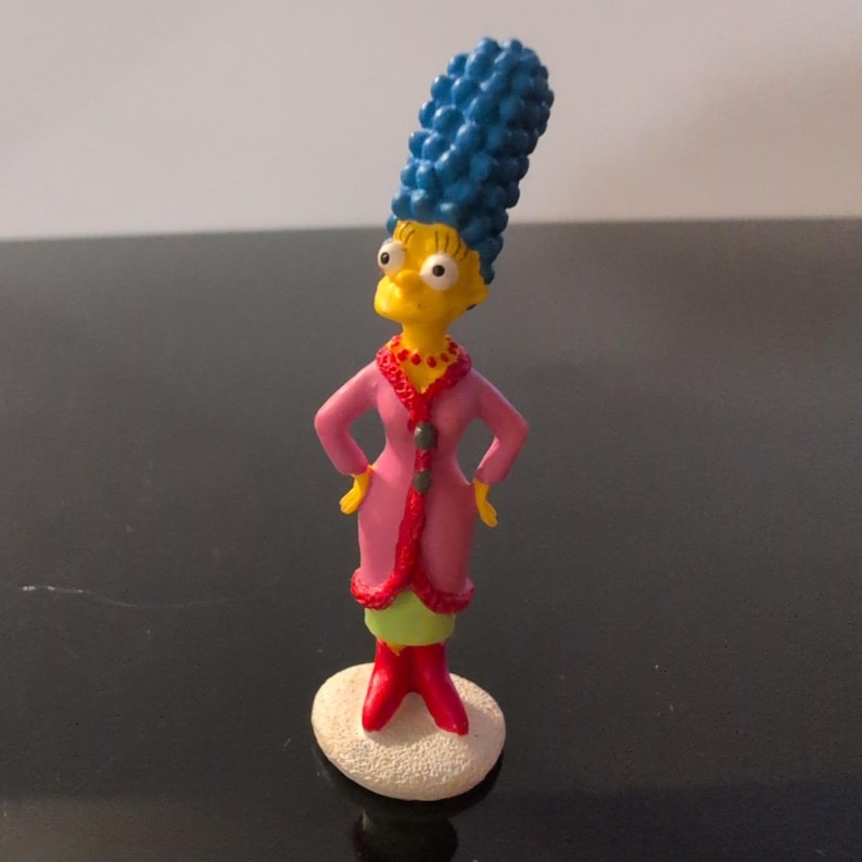 Hawthorne Village Marge Simpson Oh My Goodness Christmas Village Figurine 78449 image 1