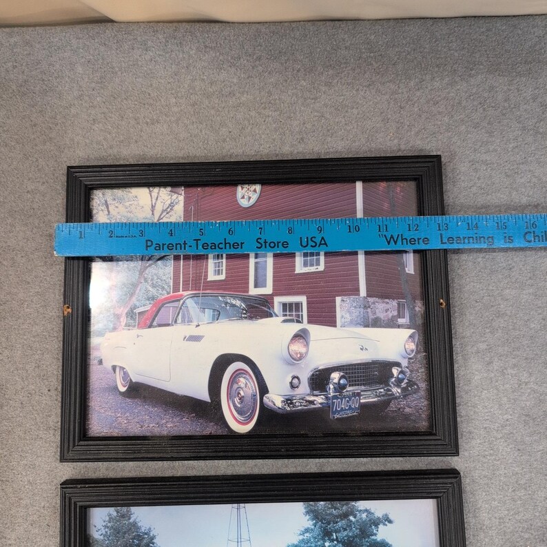 Juego de 2 láminas enmarcadas del Ford Thunderbird clásico, descapotable blanco. imagen 3