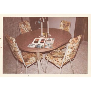 Vintage 1974 Lot of 25 Family Snapshots Beach Party Home Life Photos 3.5x5 image 3