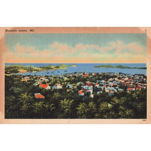 Postal vintage de la década de 1940 del centro de Noumea, Carolina del Norte. Vista panorámica de la ciudad y la bahía de Nueva Caledonia. imagen 1