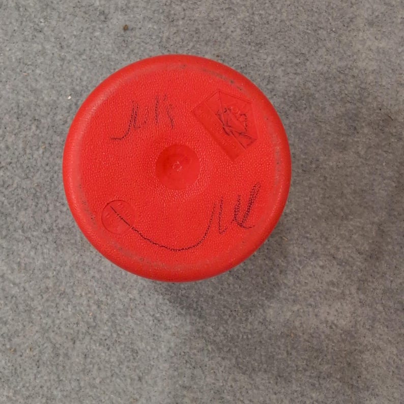 Vintage 1996 Yahtzee Milton Bradley Classic Dice Game 950 Red Shaker Cup image 3