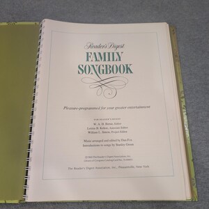 Vtg 1969 Readers Digest Family Songbook Spiral Bound Sheet Music Piano Guitar image 2