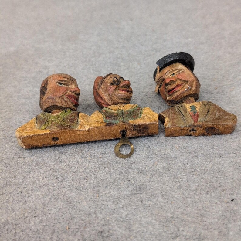 Vintage Hand geschnitzte Holz Volkskunst Charakter Büsten Trio Figur Wandbehang Bild 3