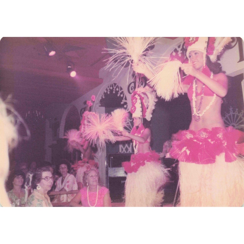 Lote de 10 fotografías antiguas de Don Ho Polynesian Palace en Waikiki, Hawái, de la década de 1970. imagen 1