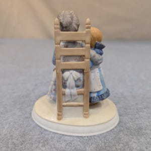 Holly Hobbie Grandmas Love Porcelain Figurine Limited Edition 1983 NA306 image 2
