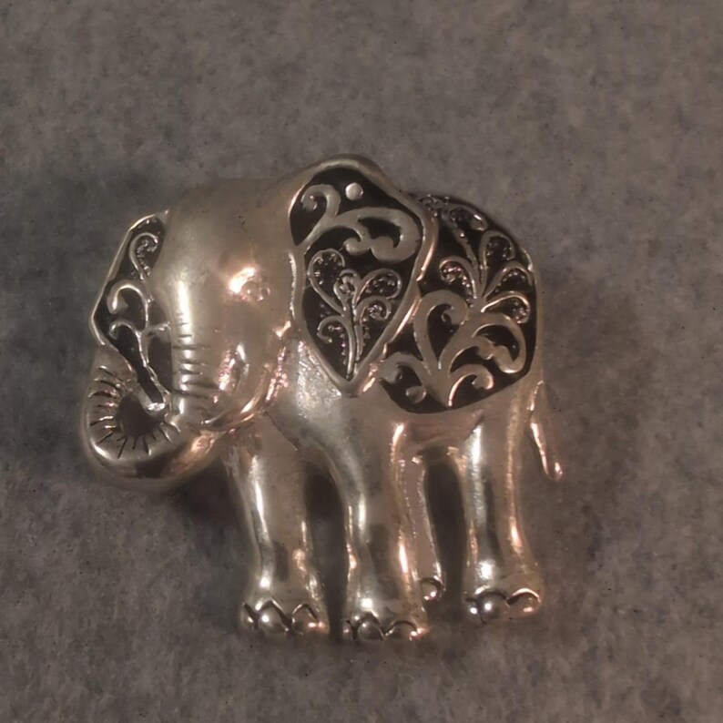 Vintage Silver Tone Elephant Pin Brooch Ornate Filigree Detailing image 1