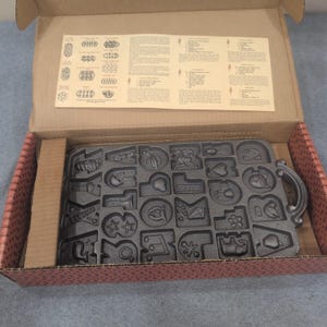 Stampo per biscotti a forma di alfabeto in ghisa Classic Gourmet John Wright 73-026 Vintage immagine 4