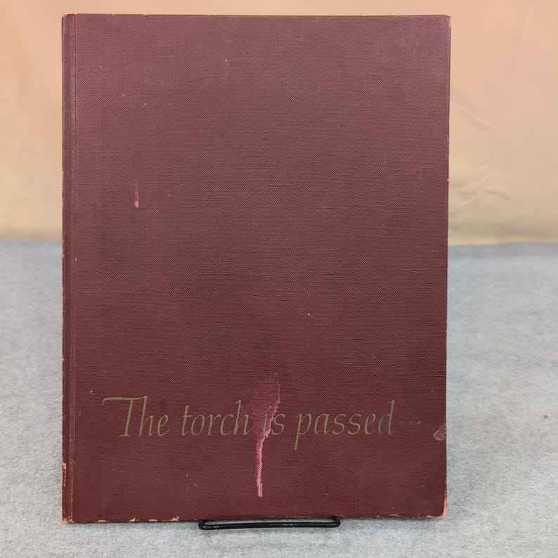 La fiaccola è passata Storia Morte di un presidente 1963 Libro John F Kennedy JFK HC immagine 1