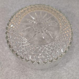 Vintage Arcoroc USA Crystal Glass Serving Bowl Starburst Faceted Design 9" x 4" image 4