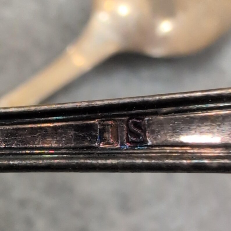 Wm Rogers & Son Silverplate Teaspoons Set of 5 Vintage Floral Scroll Pattern IS image 6