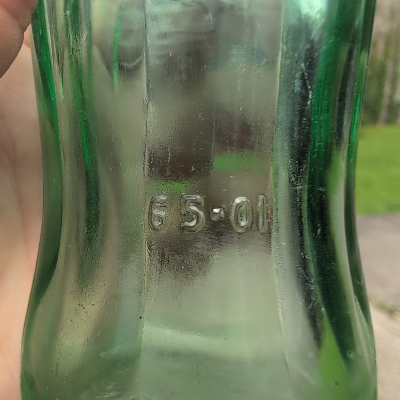 Vintage Coca-Cola Nashville TN 1965 Hobbleskirt 6.5oz Green Glass Coke Bottle image 3