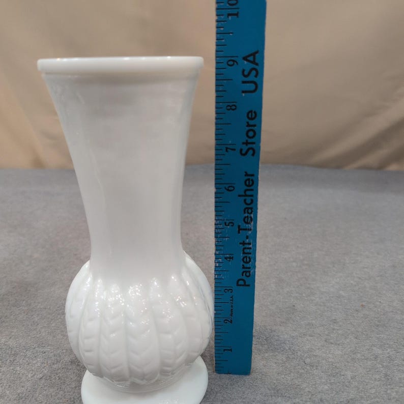 Vaso in vetro bianco latte Randall con motivo a grano testurizzato, decorazione per la casa vintage immagine 5