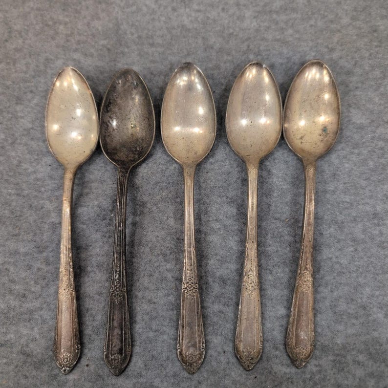 Wm Rogers & Son Silverplate Teaspoons Set of 5 Vintage Floral Scroll Pattern IS image 1