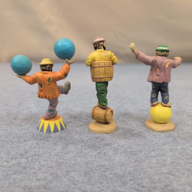 Emmett Kelly Jr. Clown Figurines Trio di artisti circensi in equilibrio in resina immagine 6