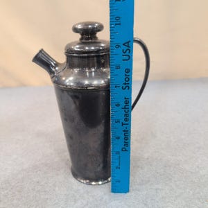 Antique Meriden S. P. Co. Silver Plate Cocktail Shaker 311 Patented 1927 Handle image 4