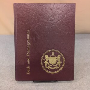 1982 Bells and Pomegranates Huntingdon College Yearbook Montgomery Alabama VG+ image 1