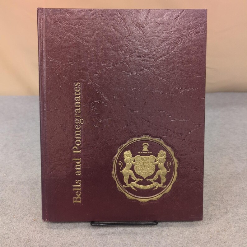 1982 Bells and Pomegranates Huntingdon College Yearbook Montgomery Alabama VG+ image 1