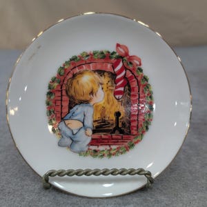 Fine Porcelain Decorative Jasco 1982 Plate Japan Child Boy at Fireplace Stocking image 1
