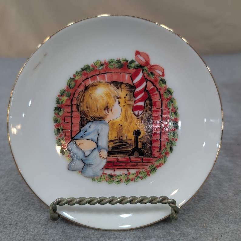 Fine Porcelain Decorative Jasco 1982 Plate Japan Child Boy at Fireplace Stocking image 1