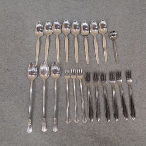 Court Silver Plate Mixed Flatware Lot 21 Pieces Spoons Forks Silver Tone Cutlery image 1