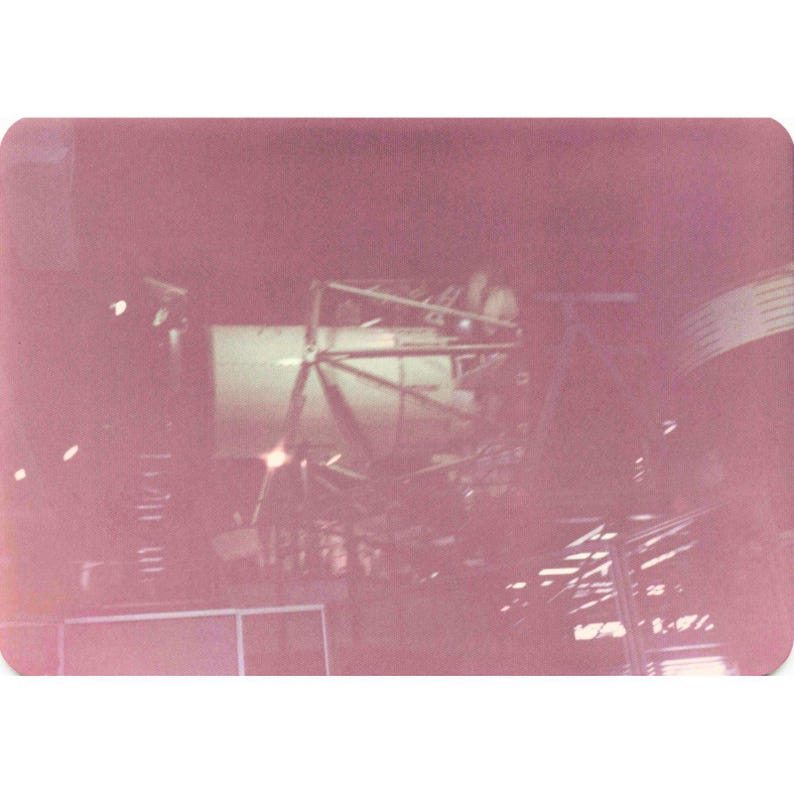 Lote de 5 fotografías antiguas de la sala de control de naves espaciales de la NASA Aerospace de la década de 1970. imagen 3