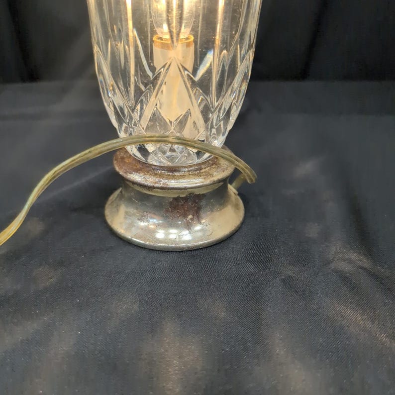Vintage Electric Hurricane Accent Lamp Clear Cut Glass Silver Base image 3