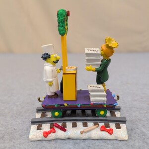 The Simpsons Christmas Express A Holiday Delivery Luigi Pizza Sculpture 2006 image 3