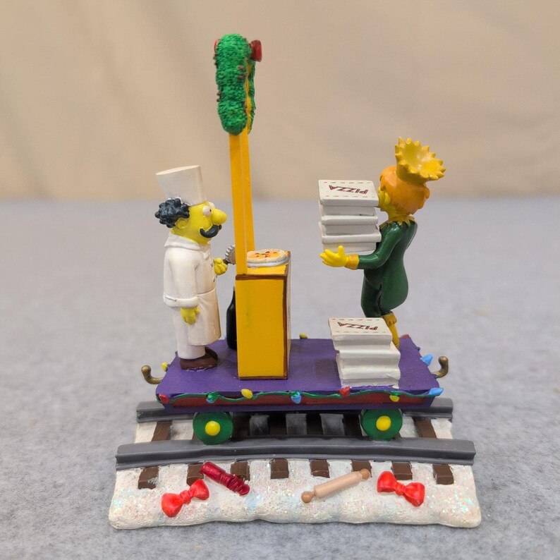 The Simpsons Christmas Express A Holiday Delivery Luigi Pizza Sculpture 2006 image 3