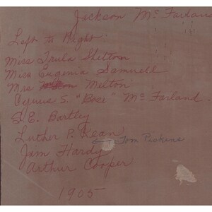Foto uit 1905 van het interieur van een winkel in Ladonia, Texas, met een advertentie voor Finck's overalls van Jackson McFarland Co. afbeelding 11