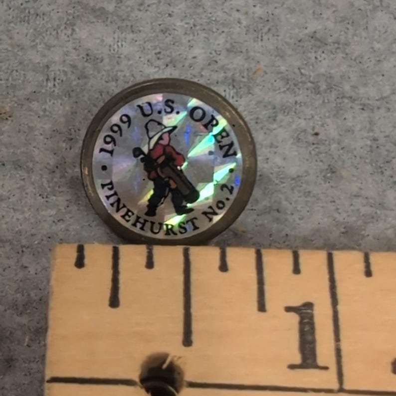 1999 U.S. Open Pinehurst No. 2 Golf Ball Marker Holographic Putter Boy Logo image 2