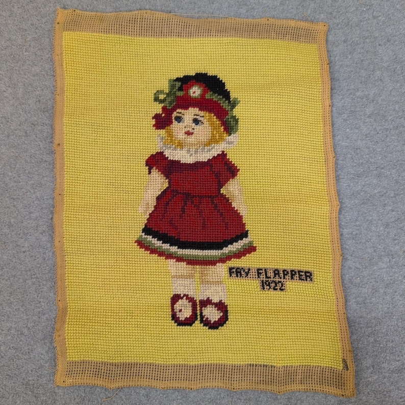 Vintage Fay Flapper 1922, tkanina artystyczna haftowana igłowo, żółto-czerwona, ręcznie robiona zdjęcie 1