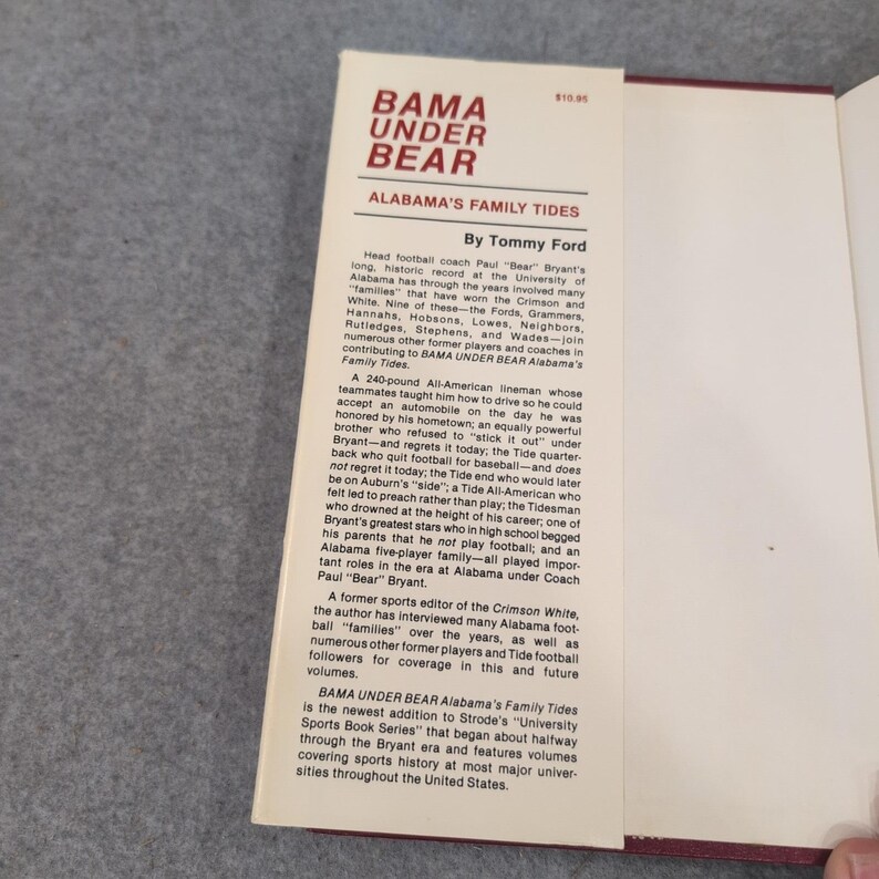 Bama Under Bear Alabama's Family Tides Tommy Ford Paul Bear Bryant 1982 Hardcvr image 2
