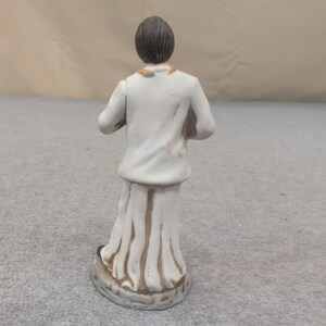 Figura de médico de porcelana vintage de Ayerst con estetoscopio blanco. imagen 4