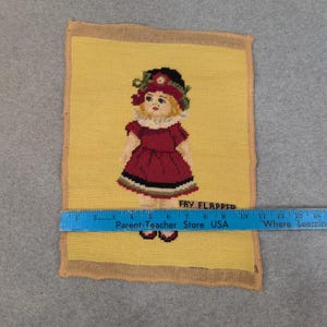 Vintage Fay Flapper 1922, tkanina artystyczna haftowana igłowo, żółto-czerwona, ręcznie robiona zdjęcie 2