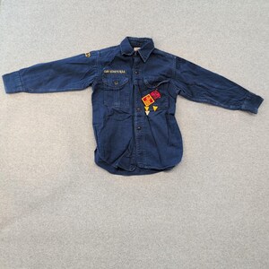Camicia a maniche lunghe con bottoni in denim blu vintage dei Cub Scouts BSA per ragazzi immagine 1