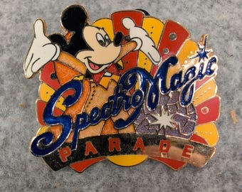 Disney SpectroMagic Parade Mickey Mouse Official Pin Trading 2003 Glitter Pin