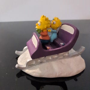 The Simpsons Hawthorne Village Dashing Through The Snow Lisa Maggie Sleigh 2005 image 3