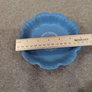 Vintage Mount Rushmore South Dakota Blue Scalloped Ceramic Souvenir Ashtray image 3