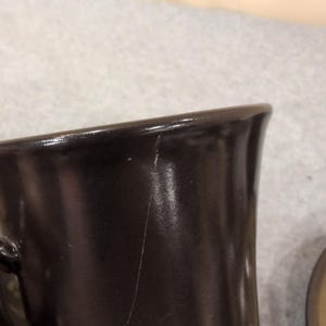 Juego de 5 tazas y platillos de café Franciscan Madeira color marrón oscuro y verde oliva. imagen 9