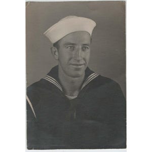 Vintage WWII US Navy Portrait Ray Vandegrift Shoemaker California 6x4 Photo image 1