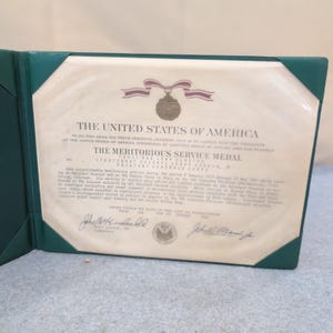 US Army Meritorious Service Medal Urkunde LTC Leroy London Jr 1981 Ordner Bild 1